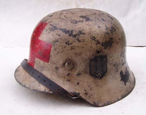 M42 Heer Medic’s helmet