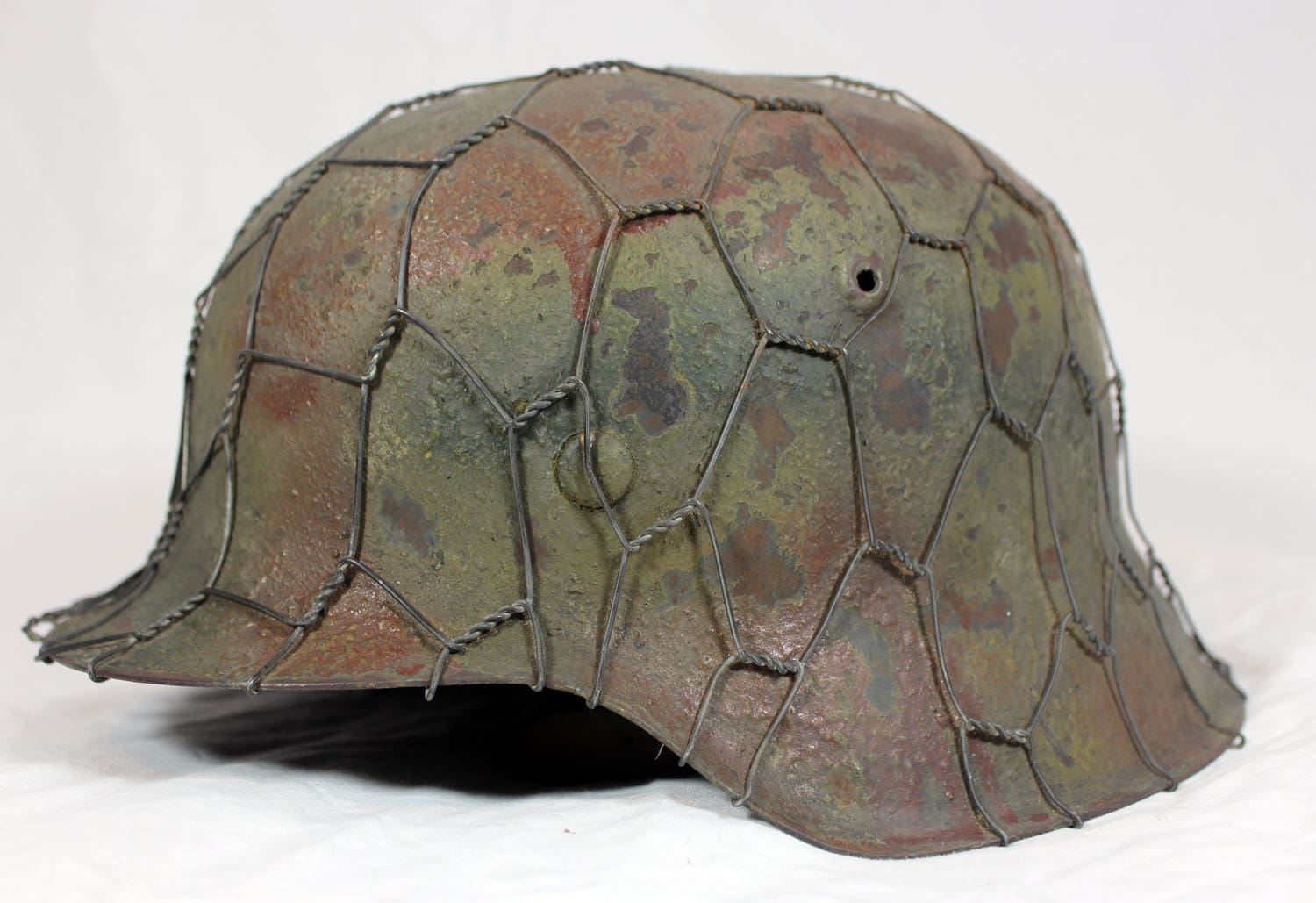 A black background with a white circle in the middle.