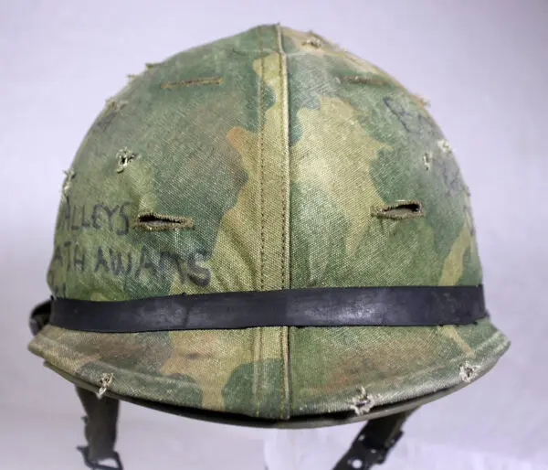 U.S. M1 paratrooper helmet Vietnam War - Image 7